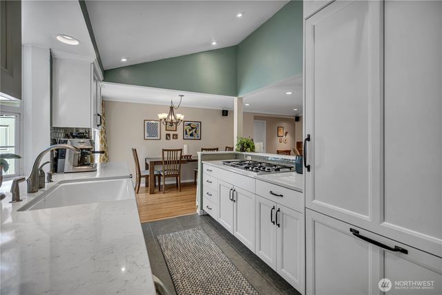13041 25th Avenue NE, Seattle, WA 98125