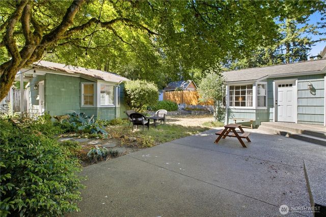 13041 25th Avenue NE, Seattle, WA 98125