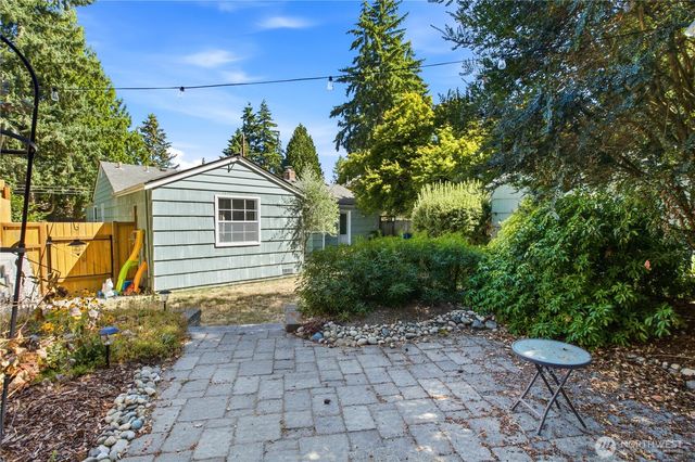13041 25th Avenue NE, Seattle, WA 98125