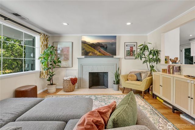 13041 25th Avenue NE, Seattle, WA 98125