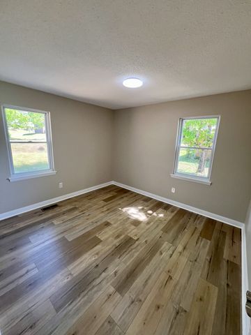 2229 Cherry Dr, Pulaski, TN 38478