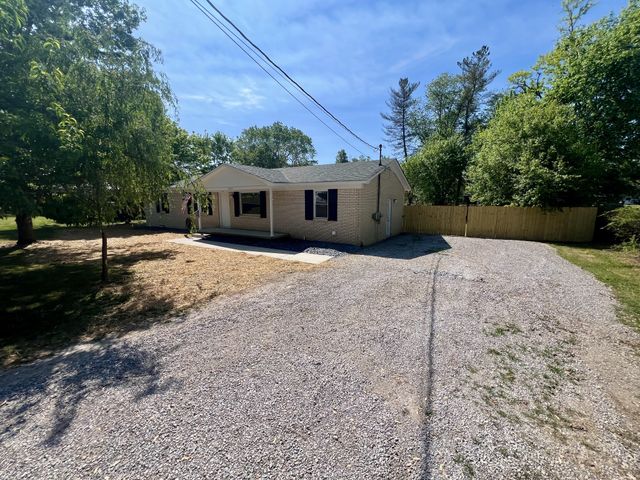 2229 Cherry Dr, Pulaski, TN 38478