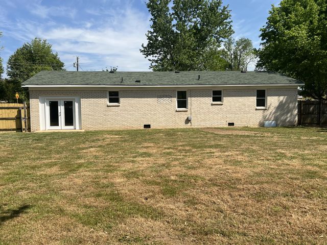 2229 Cherry Dr, Pulaski, TN 38478