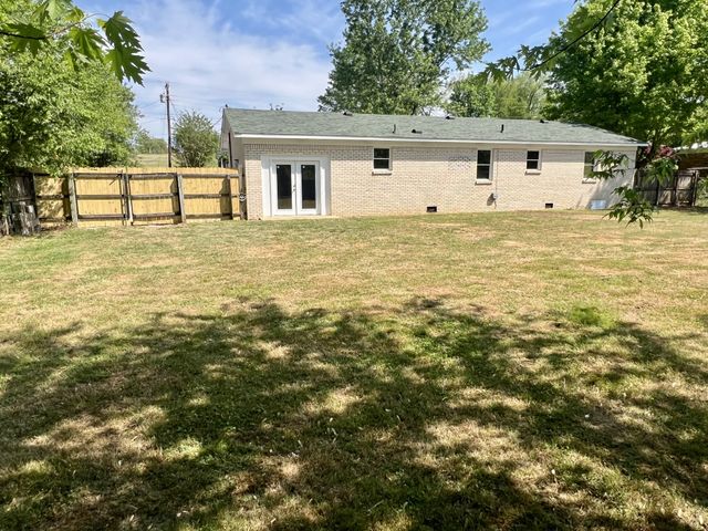 2229 Cherry Dr, Pulaski, TN 38478