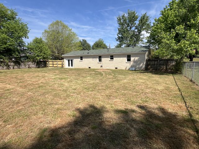 2229 Cherry Dr, Pulaski, TN 38478