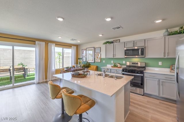 2637 Dahlia Falls Avenue 130, North Las Vegas, NV 89081