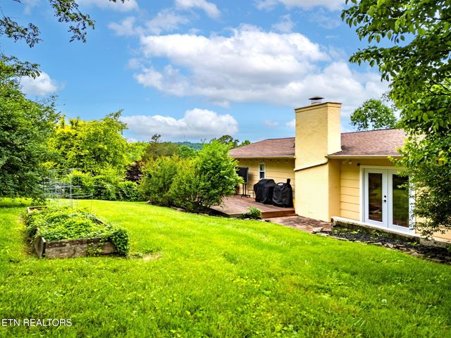 120 Cooper Circle, Oak Ridge, TN 37830