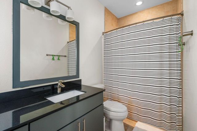 106 Arnold Street, Houston, TX 77007