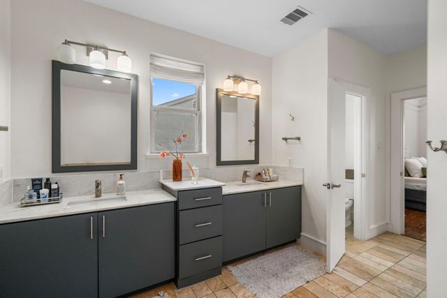 106 Arnold Street, Houston, TX 77007