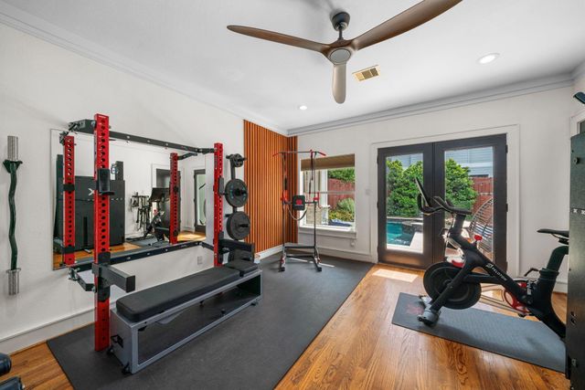 106 Arnold Street, Houston, TX 77007