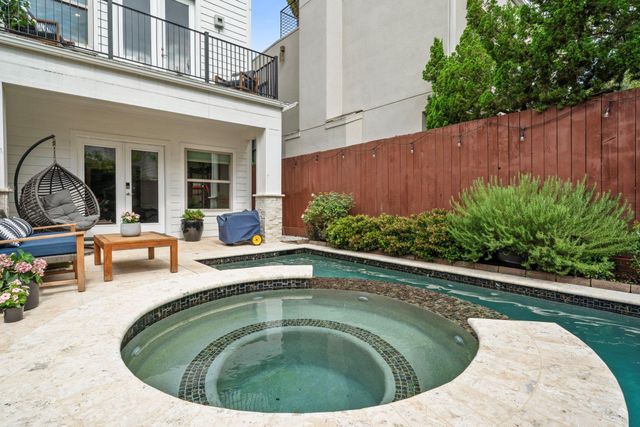 106 Arnold Street, Houston, TX 77007