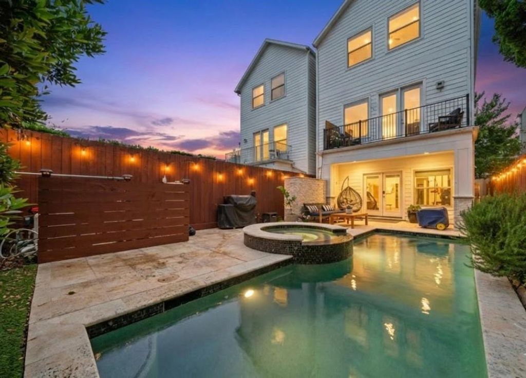 106 Arnold Street, Houston, TX 77007