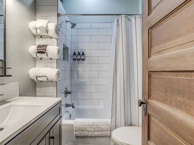 802 N Ash Street, Guthrie, OK 73044