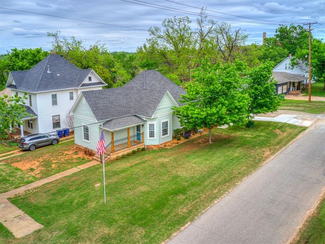 802 N Ash Street, Guthrie, OK 73044