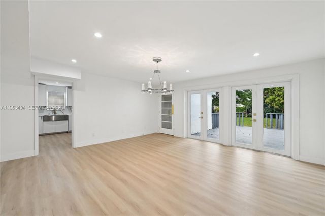 299 S Biscayne River Dr, Miami, FL 33169