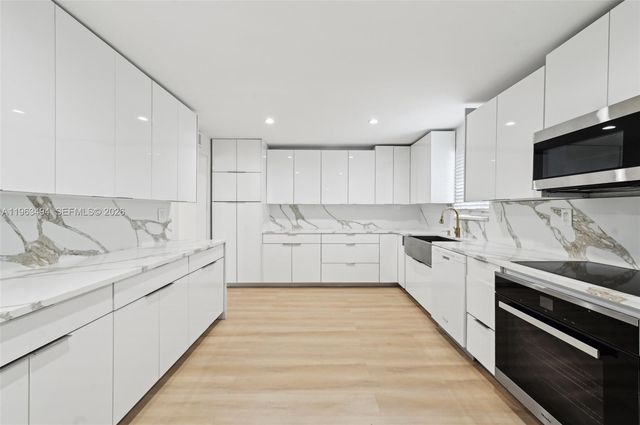 299 S Biscayne River Dr, Miami, FL 33169