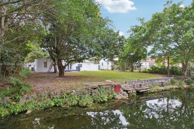 299 S Biscayne River Dr, Miami, FL 33169