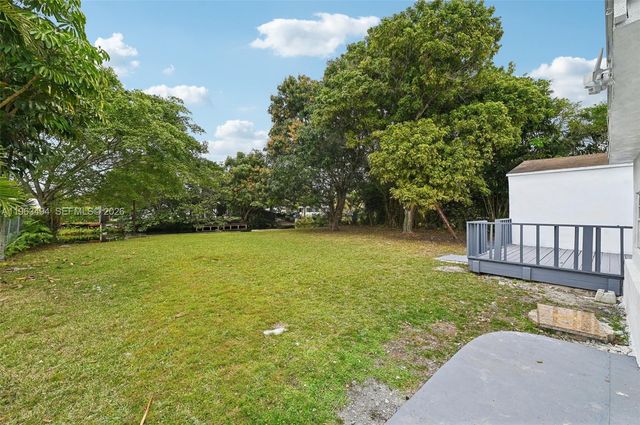 299 S Biscayne River Dr, Miami, FL 33169