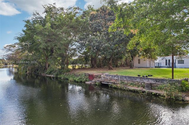 299 S Biscayne River Dr, Miami, FL 33169