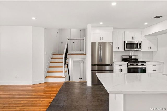 8 Whitebirch Lane, Commack, NY 11725