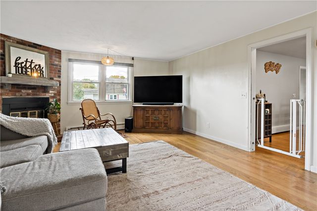 136 Silverwood Lane, West Warwick, RI 02893