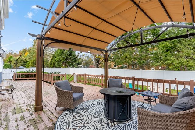 136 Silverwood Lane, West Warwick, RI 02893