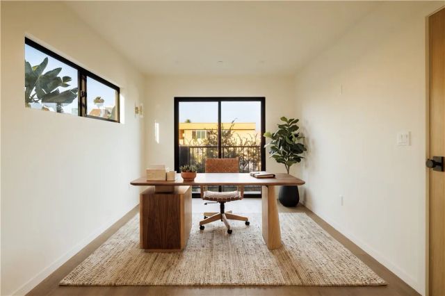 1249 Seward Street, Los Angeles, CA 90038