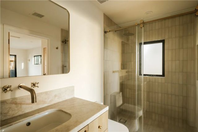 1249 Seward Street, Los Angeles, CA 90038