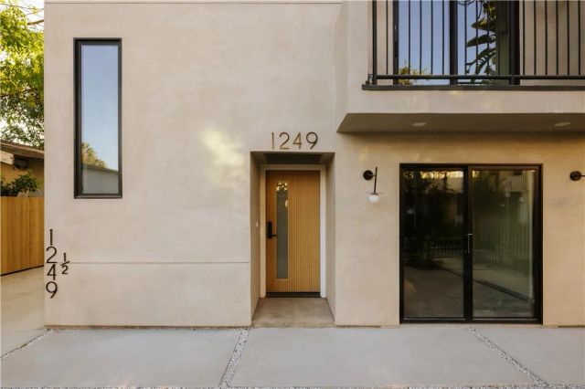 1249 Seward Street, Los Angeles, CA 90038