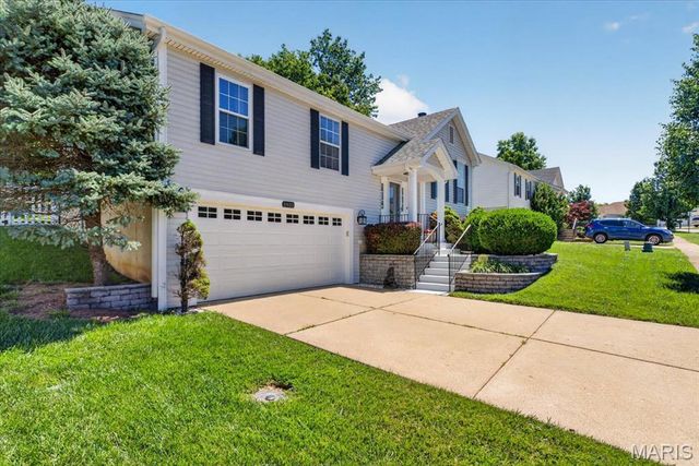 1815 Fox Pointe Drive, Arnold, MO 63010