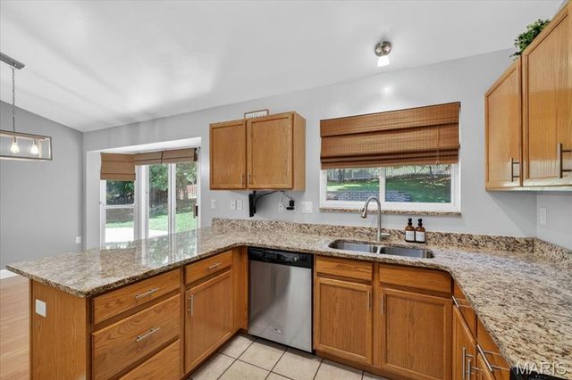 1815 Fox Pointe Drive, Arnold, MO 63010