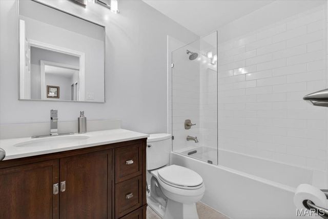 1815 Fox Pointe Drive, Arnold, MO 63010