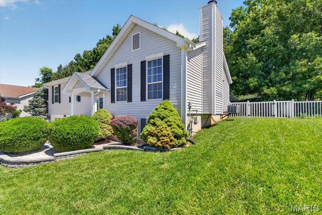 1815 Fox Pointe Drive, Arnold, MO 63010