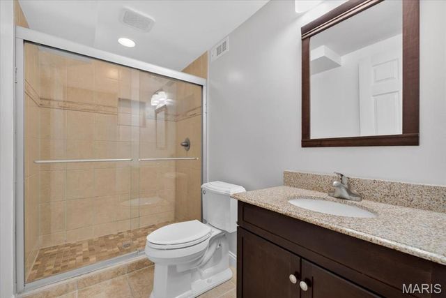 1815 Fox Pointe Drive, Arnold, MO 63010