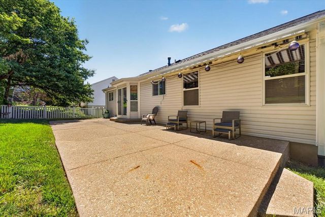 1815 Fox Pointe Drive, Arnold, MO 63010