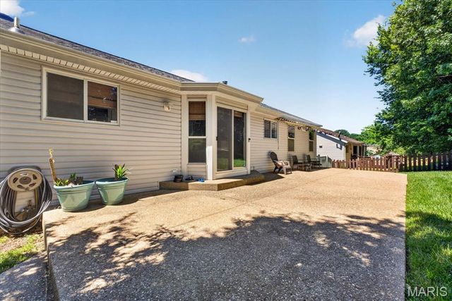 1815 Fox Pointe Drive, Arnold, MO 63010
