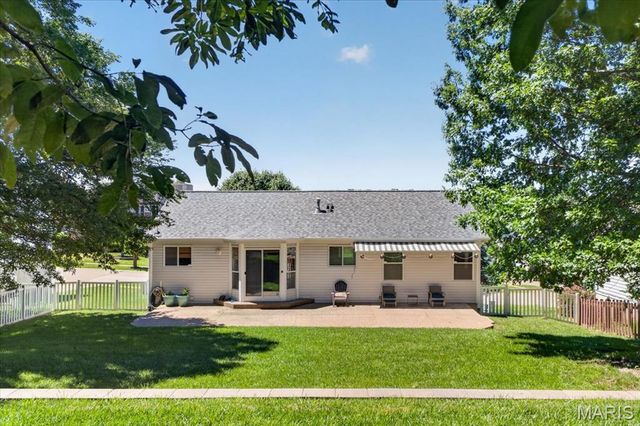 1815 Fox Pointe Drive, Arnold, MO 63010