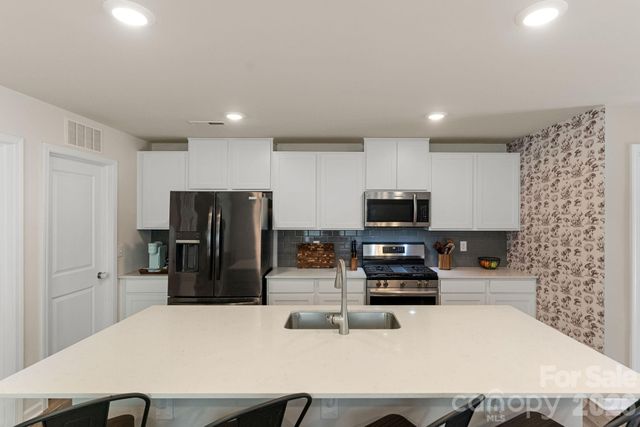 182 Brentwood Drive, Statesville, NC 28625