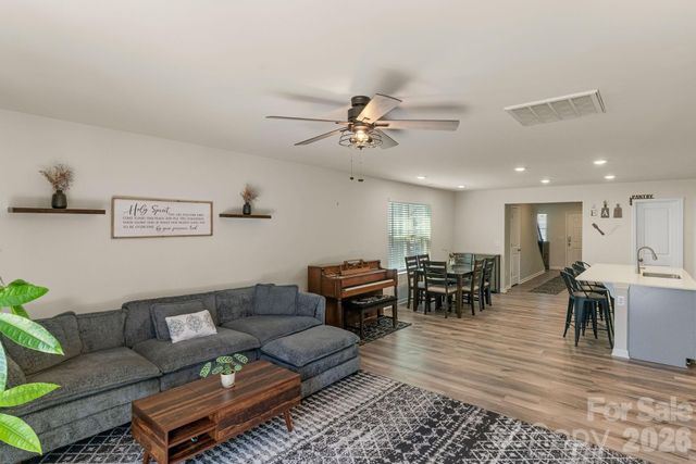 182 Brentwood Drive, Statesville, NC 28625