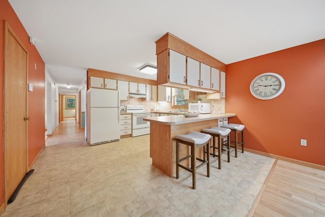 11 Dahl Road, Merrimack, NH 03054