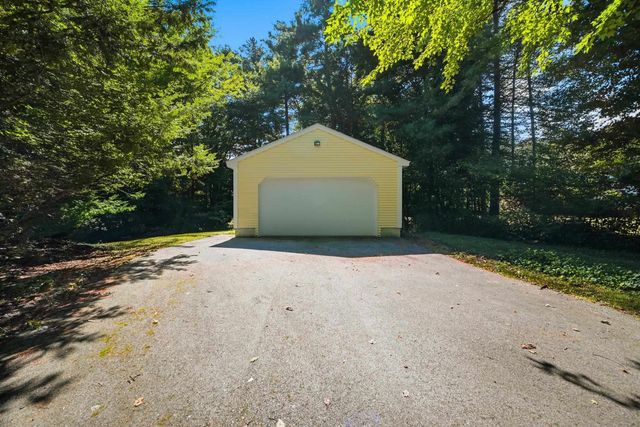 11 Dahl Road, Merrimack, NH 03054