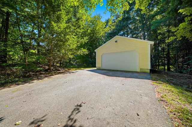 11 Dahl Road, Merrimack, NH 03054