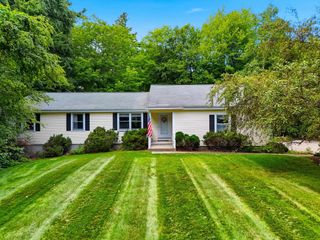 11 Dahl Road, Merrimack, NH 03054