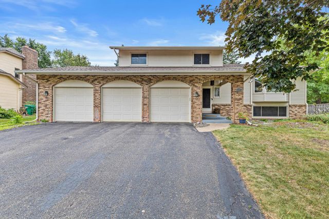 4640 Goldenrod Lane N, Plymouth, MN 55442