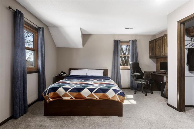 9709 N Harrison Street, Kansas City, MO 64155