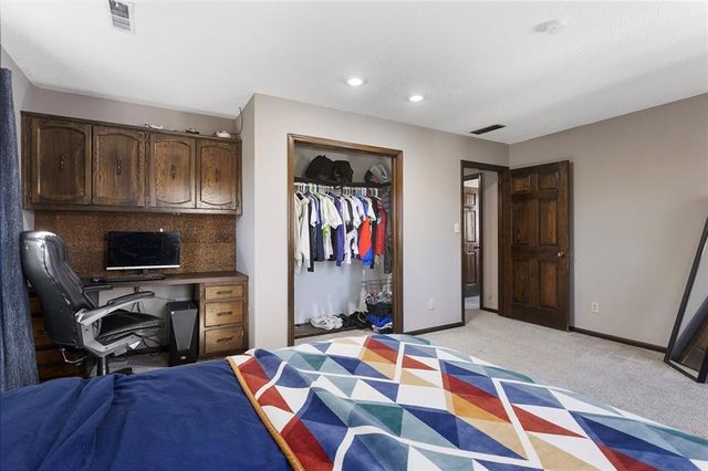 9709 N Harrison Street, Kansas City, MO 64155