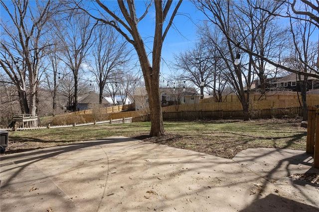 9709 N Harrison Street, Kansas City, MO 64155