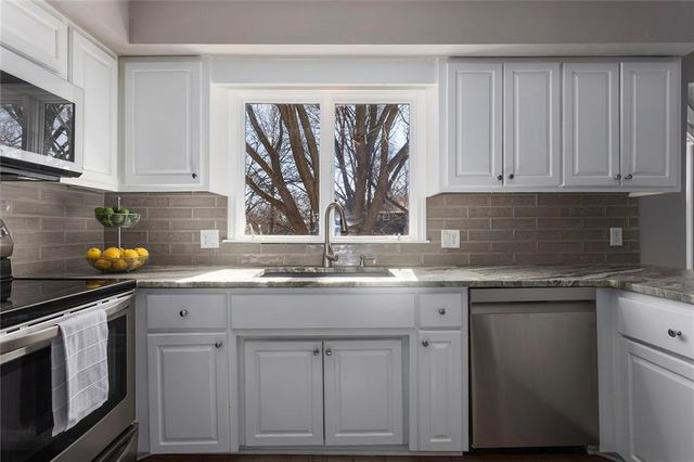 9709 N Harrison Street, Kansas City, MO 64155