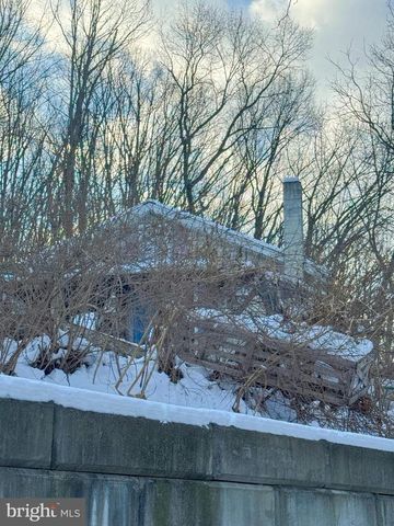 676 BARLET RD, Blandon, PA 19510