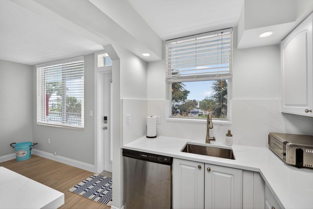 108 Paradise Harbour Boulevard 305, North Palm Beach, FL 33408